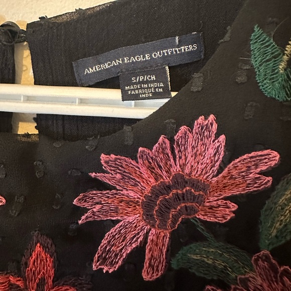 Embroidered blouse - Picture 4 of 4